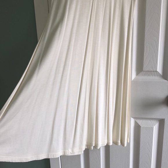 Soft Cream Summer Sundress - Picture 6 of 9